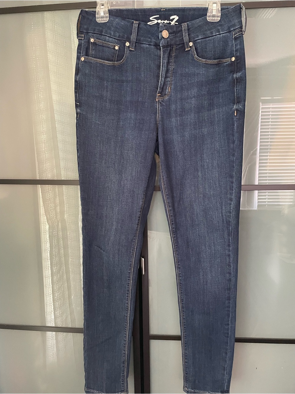Seven7 brand Tummyless High Rise Skinny Jeans in a women's size 8